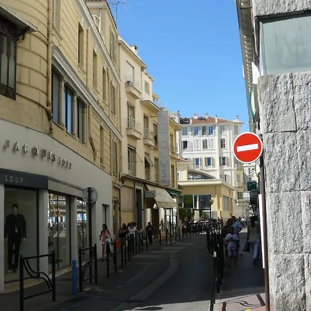 Palais Des Festivals Апартаменты *